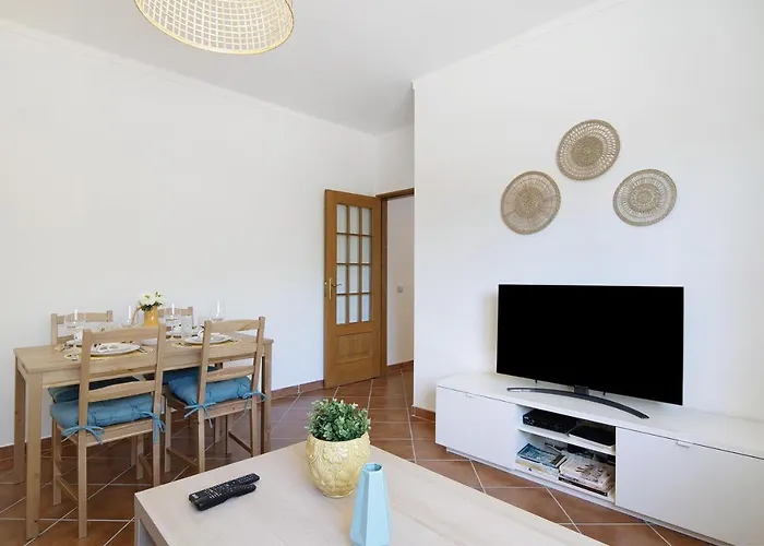Charming Apartment *